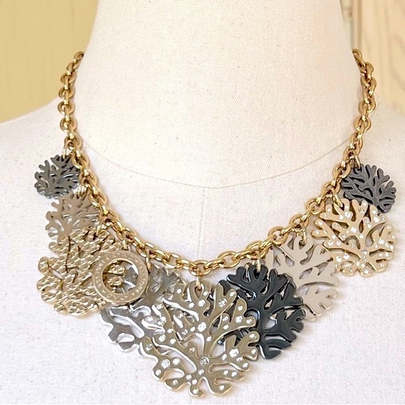 NWOT Coach Tri-Color Pave Coral Multi Disk Statement Necklace - Picture 11 of 14